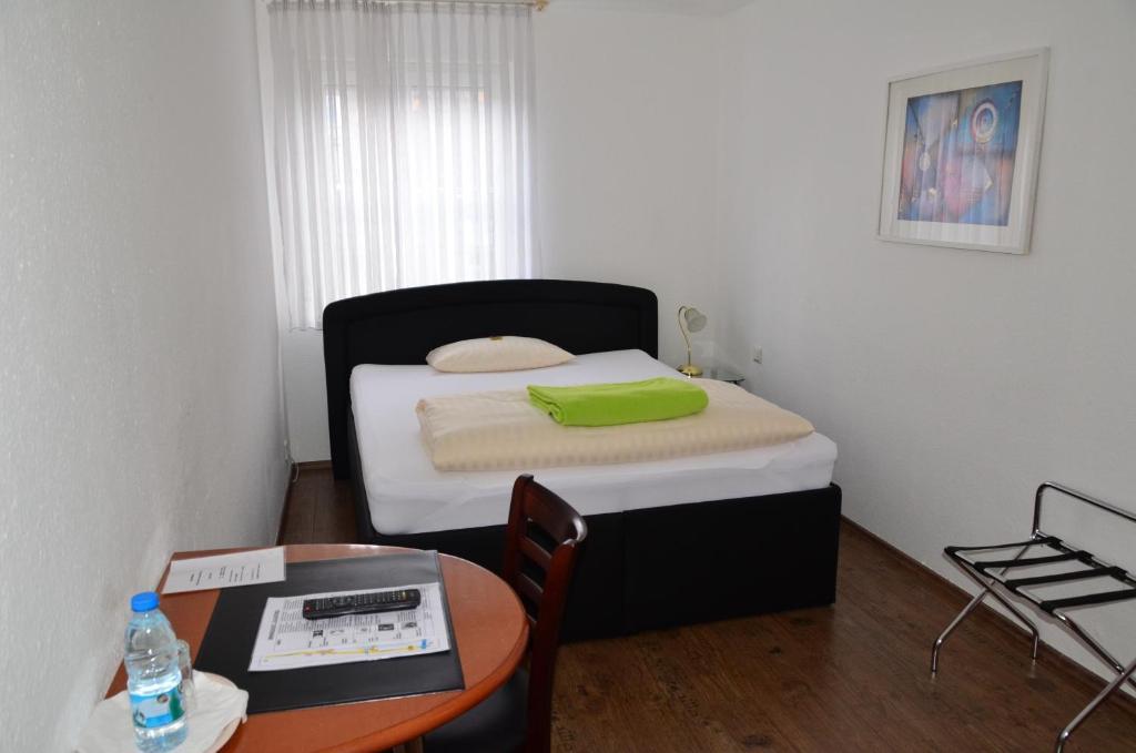 לודוויגסבורג Hotel Moerike חדר תמונה